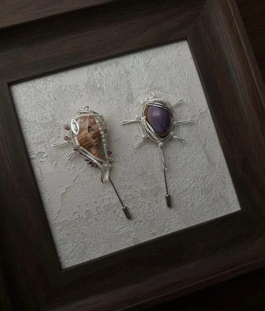 Shell brooch（just one piece）
