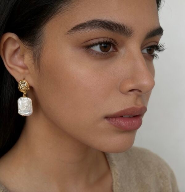 Baroque Irregular Square Pearl Earrings for Women, French Elegance Freshwater Pearl Drop Earrings, Light Luxury 18K Gold-Plated Studs