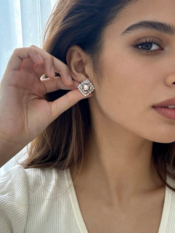 High-Quality Natural Pearl Stud Earrings, 14K Gold-Plated, Vintage Square Lace Edge Inlaid with Zircons, 7mm Ultra-Lustrous & Highly Plump Pearls