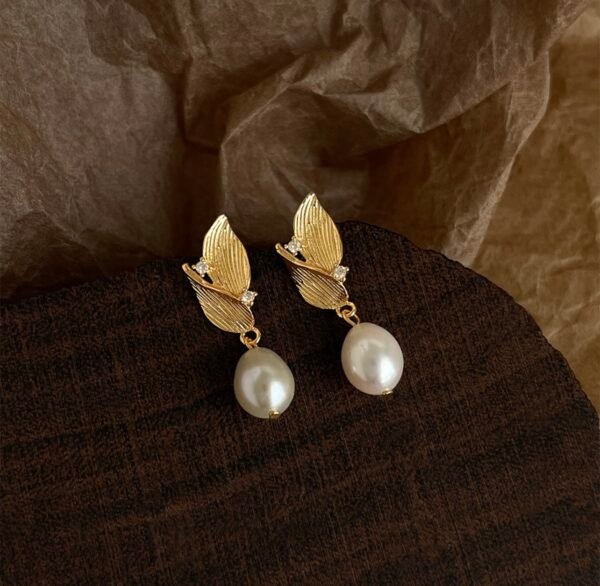 French Textured Leaf Zircon & Natural Freshwater Pearl Earrings, 18K Gold-Plated, Fashionable Elegant Light Luxury Drop Earrings